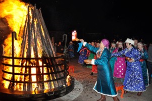 蒙古人最古老的祭祀活动之----祭火神