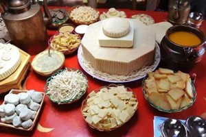 蒙古族美食文化——红食、白食、主食
