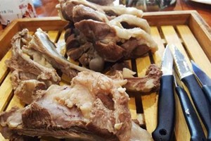 鄂尔多斯手把肉，吃出鄂尔多斯独特的草原情