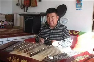 他用自己对音乐及文化事业的执着，感染着每一位身边人---记最美基层文化户孟克巴雅尔